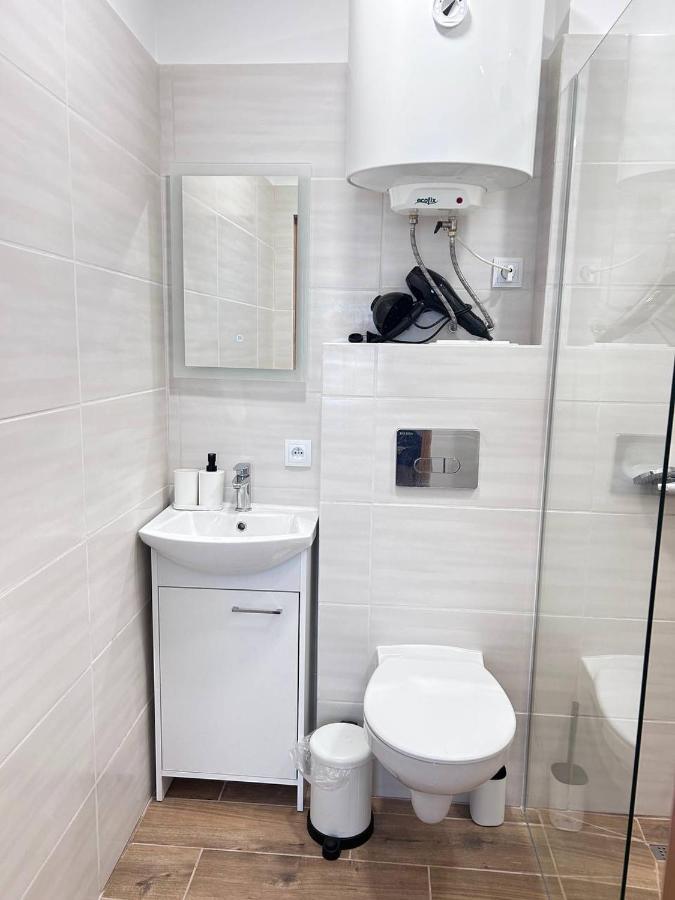 Stone Apartment - Free Parking Катовіце Екстер'єр фото